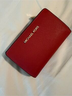 Michael Kors Jet Set Travel Medium Bifold Wallet